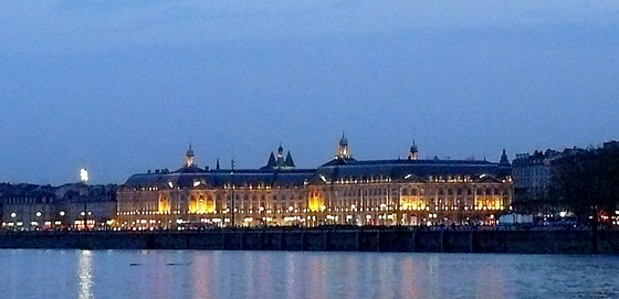 Bordeaux riverfront.JPG